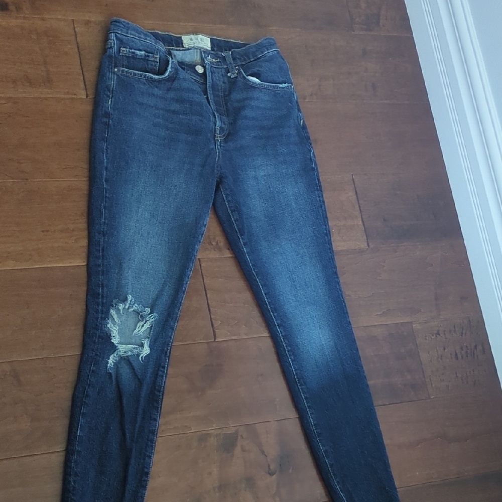 Free People Blue Skinny Jeans with Knee Distressing